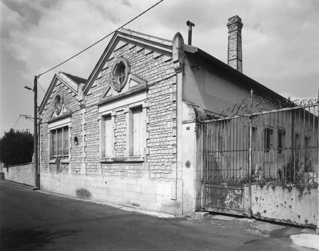 Famile Nau distillerie cachee